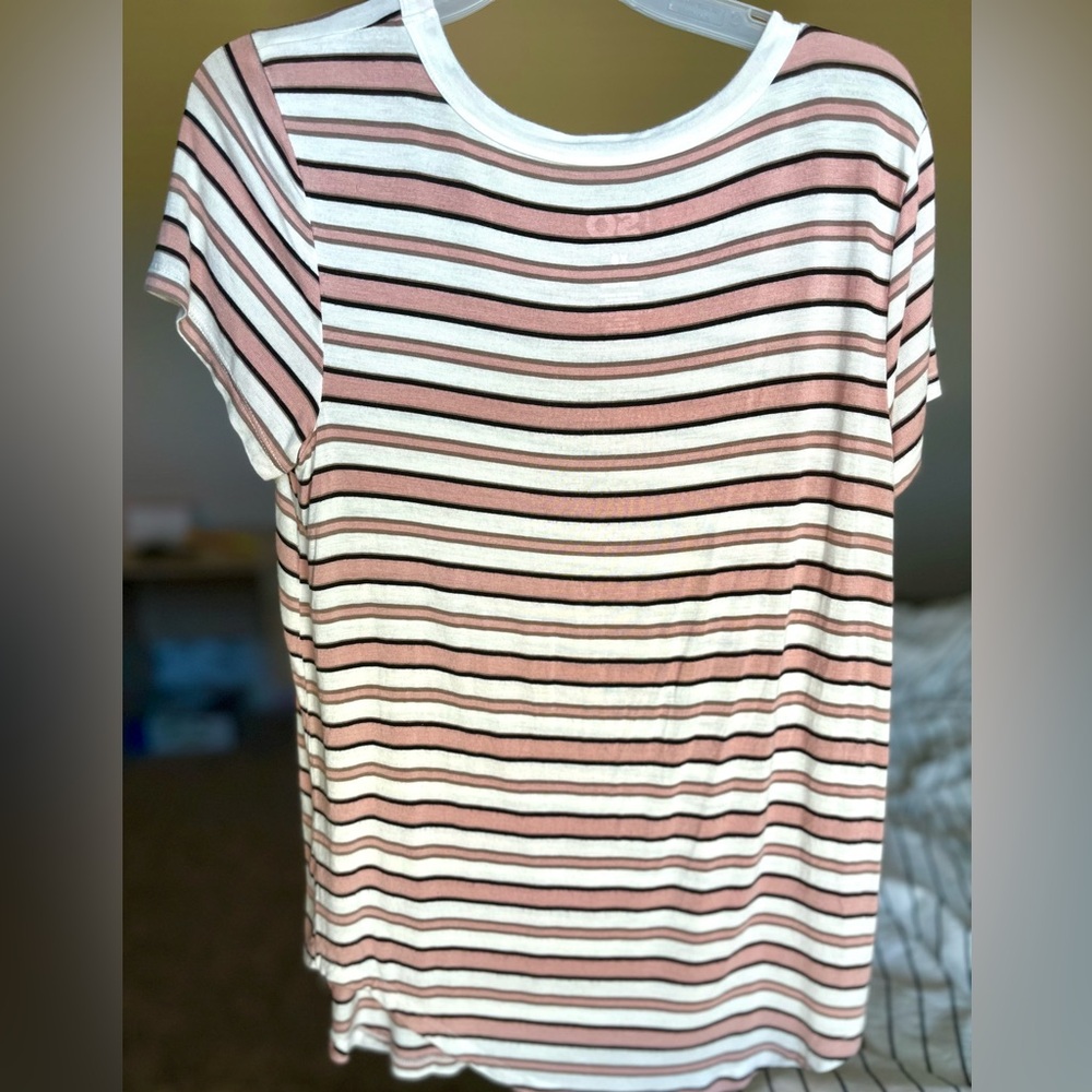 Soft white striped T-shirt!